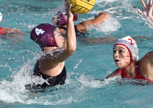 Bears edge Lunas 10-8 to wrap up state tourney spot